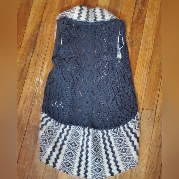 Girls Vest - Picture 2 of 3